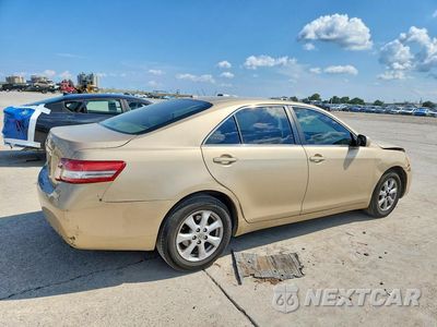 Trzecie zdjęcie samochodu z tyłu: 2011 TOYOTA CAMRY LE VIN:4T1BF3EK8BU695693 - miniatura
