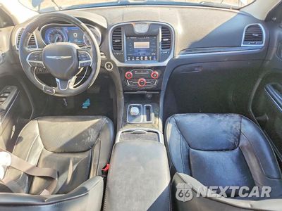 Zdjęcie 8 z 12 samochodu: 2016 CHRYSLER 300C VIN:2C3CCAKG2GH244215 - miniatura