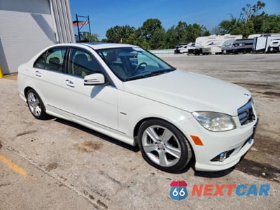 Czwarte zdjęcie samochodu z boku: 2010 MERCEDES-BENZ C 300 4MATIC VIN:WDDGF8BB0AR104517 - miniatura