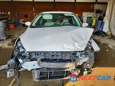 Piąte zdjęcie samochodu w środku: 2018 FORD FOCUS TITANIUM VIN:1FADP3N24JL314426 - miniatura