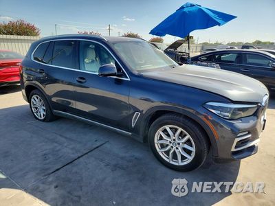 Czwarte zdjęcie samochodu z boku: 2019 BMW X5 XDRIVE40I VIN:5UXCR6C55KLL06513 - miniatura
