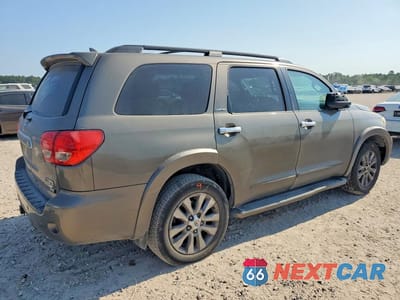 Trzecie zdjęcie samochodu z tyłu: 2011 TOYOTA SEQUOIA LIMITED VIN:5TDJW5G12BS047724 - miniatura