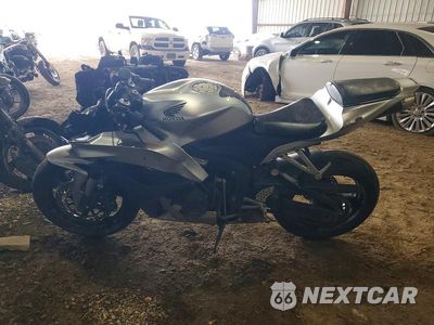 Trzecie zdjęcie samochodu z tyłu: 2008 HONDA CBR600 RR VIN:JH2PC40058M104573 - miniatura