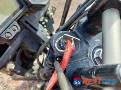 Zdjęcie 8 z 9 samochodu: 2009 YAMAHA FZ6 R VIN:JYARJ18Y89A000402 - miniatura