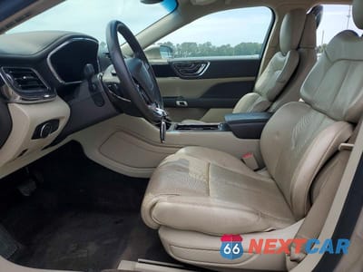 Zdjęcie 7 z 12 samochodu: 2018 LINCOLN CONTINENTAL SELECT VIN:1LN6L9SK8J5612287 - miniatura