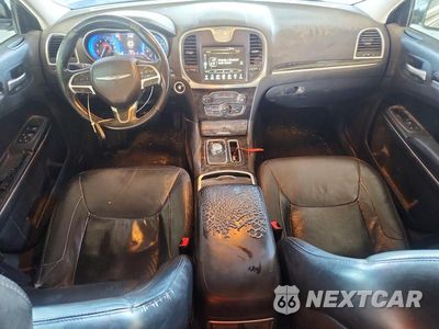 Zdjęcie 8 z 12 samochodu: 2015 CHRYSLER 300 LIMITED VIN:2C3CCAAG7FH742801 - miniatura