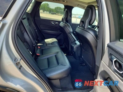 Zdjęcie 11 z 13 samochodu: 2019 VOLVO XC60 T5 MOMENTUM VIN:LYV102DK8KB191989 - miniatura