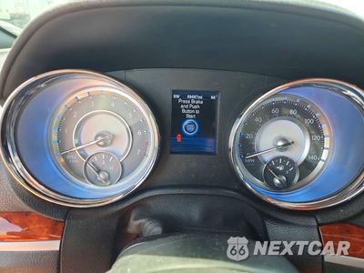 Zdjęcie 9 z 13 samochodu: 2014 CHRYSLER 300 VIN:2C3CCAAG5EH327216 - miniatura
