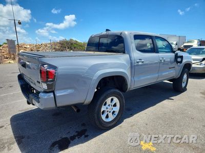 Trzecie zdjęcie samochodu z tyłu: 2021 TOYOTA TACOMA SR5 V6 VIN:3TYAZ5CN5MT005961 - miniatura