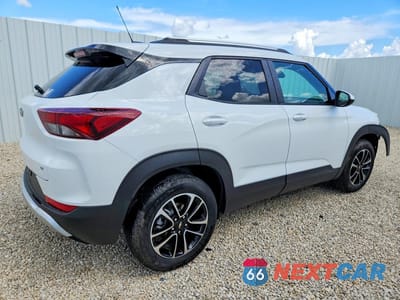 Trzecie zdjęcie samochodu z tyłu: 2026 CHEVROLET TRAILBLAZER LT VIN:KL79MPSL0TB224774 - miniatura