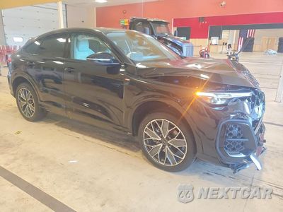 Czwarte zdjęcie samochodu z boku: 2026 AUDI Q5 SPORTBACK PREMIUM PLUS VIN:WA1EAAGU5T2049831 - miniatura