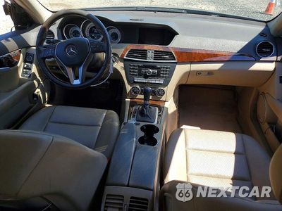 Zdjęcie 8 z 12 samochodu: 2014 MERCEDES-BENZ C 300 4MATIC VIN:WDDGF8AB5EA909810 - miniatura