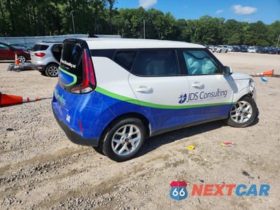 Trzecie zdjęcie samochodu z tyłu: 2025 KIA SOUL LX VIN:KNDJ23AU6S7948253 - miniatura