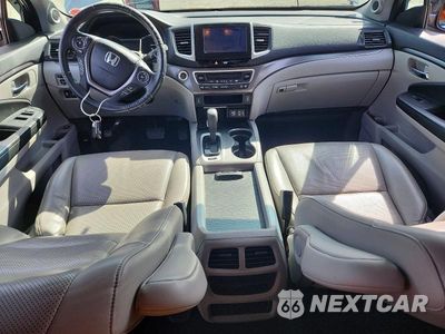 Zdjęcie 8 z 12 samochodu: 2017 HONDA RIDGELINE RTL VIN:5FPYK3F60HB007013 - miniatura