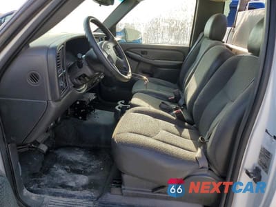 Zdjęcie 7 z 12 samochodu: 2003 CHEVROLET SILVERADO C2500 VIN:1GBGC24U13Z285228 - miniatura