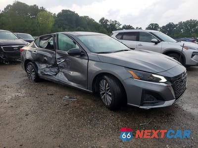 Czwarte zdjęcie samochodu z boku: 2025 NISSAN ALTIMA SV VIN:1N4BL4DV0SN364914 - miniatura