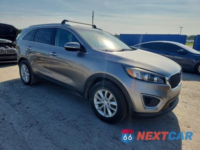 Czwarte zdjęcie samochodu z boku: 2018 KIA SORENTO LX VIN:5XYPG4A31JG417360 - miniatura