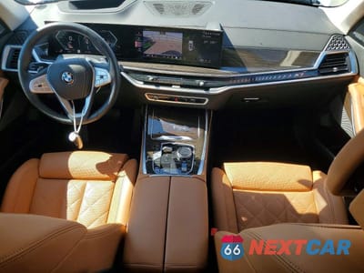 Zdjęcie 8 z 13 samochodu: 2024 BMW X7 XDRIVE40I VIN:5UX23EM01R9T68413 - miniatura