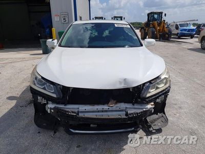 Piąte zdjęcie samochodu w środku: 2017 HONDA ACCORD EXL VIN:1HGCR2F96HA217323 - miniatura