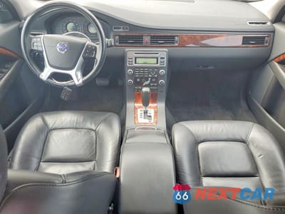 Zdjęcie 8 z 13 samochodu: 2010 VOLVO V70 3.2 VIN:YV1982BW6A1139343 - miniatura