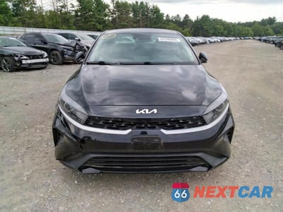 Piąte zdjęcie samochodu w środku: 2023 KIA FORTE LXS VIN:3KPF24AD7PE561715 - miniatura