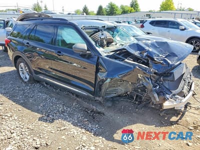 Czwarte zdjęcie samochodu z boku: 2021 FORD EXPLORER XLT VIN:1FMSK8DH3MGC22798 - miniatura