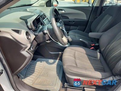 Zdjęcie 7 z 12 samochodu: 2016 CHEVROLET SONIC LT VIN:1G1JC6SB3G4101736 - miniatura