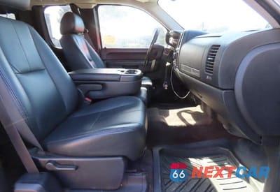 Piąte zdjęcie samochodu w środku: 2011 GMC SIERRA K2500 SLE VIN:1GT220CG9BZ350933 - miniatura