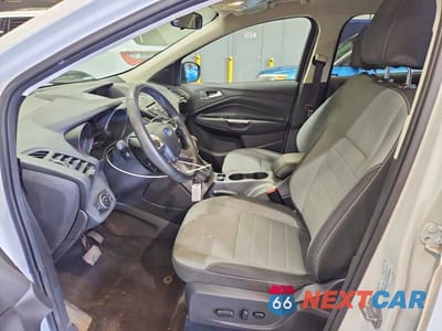 Zdjęcie 7 z 13 samochodu: 2016 FORD ESCAPE SE VIN:1FMCU9GX3GUB74751 - miniatura