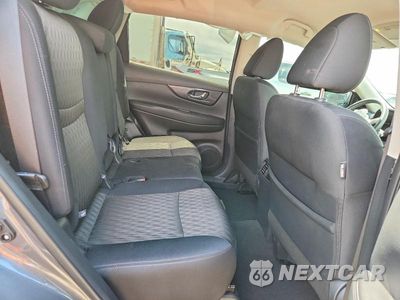Zdjęcie 11 z 13 samochodu: 2018 NISSAN ROGUE S VIN:5N1AT2MT2JC754959 - miniatura