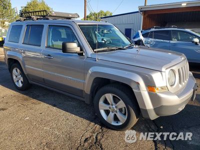 Czwarte zdjęcie samochodu z boku: 2016 JEEP PATRIOT LATITUDE VIN:1C4NJPFA6GD794825 - miniatura