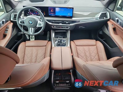 Zdjęcie 8 z 13 samochodu: 2026 BMW X5 M60I VIN:5UX33EU08T9421927 - miniatura