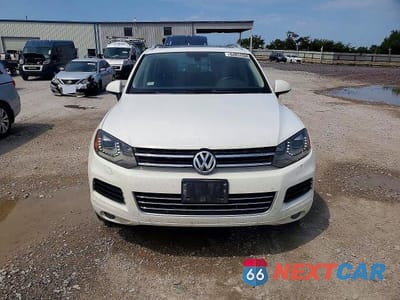 Piąte zdjęcie samochodu w środku: 2012 VOLKSWAGEN TOUAREG V6 VIN:WVGFF9BP3CD003135 - miniatura
