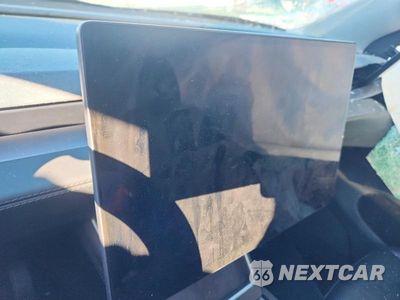 Zdjęcie 9 z 12 samochodu: 2026 TESLA MODEL Y VIN:7SAYGDED7TA436402 - miniatura