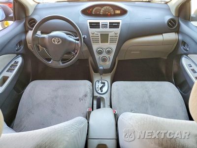 Zdjęcie 8 z 12 samochodu: 2008 TOYOTA YARIS BASE VIN:JTDBT923584033947 - miniatura