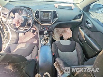 Zdjęcie 8 z 14 samochodu: 2018 JEEP CHEROKEE LATITUDE VIN:1C4PJMCX0JD602757 - miniatura