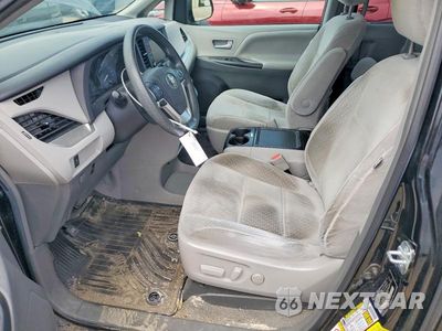 Zdjęcie 7 z 13 samochodu: 2018 TOYOTA SIENNA LE VIN:5TDKZ3DC3JS911023 - miniatura