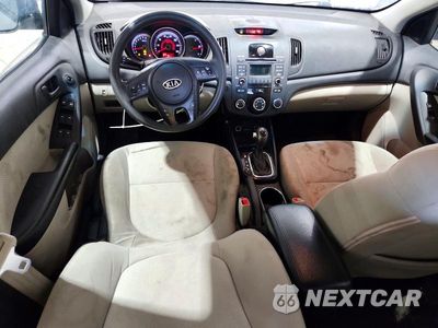 Zdjęcie 8 z 13 samochodu: 2012 KIA FORTE EX VIN:KNAFU5A29C5596273 - miniatura