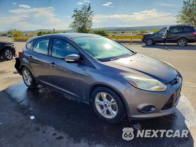 Czwarte zdjęcie samochodu z boku: 2014 FORD FOCUS SE VIN:1FADP3K28EL375062 - miniatura