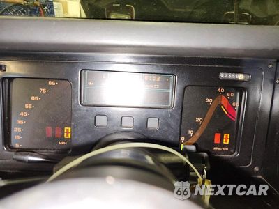 Zdjęcie 9 z 12 samochodu: 1984 CHEVROLET CORVETTE VIN:1G1AY078XE5105849 - miniatura