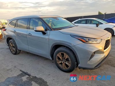 Czwarte zdjęcie samochodu z boku: 2022 TOYOTA HIGHLANDER HYBRID BRONZE EDITION VIN:5TDAARAH2NS514429 - miniatura