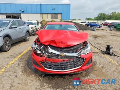 Piąte zdjęcie samochodu w środku: 2019 CHEVROLET CRUZE LS VIN:3G1BC6SM5KS575122 - miniatura