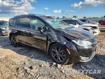Czwarte zdjęcie samochodu z boku: 2018 CHRYSLER PACIFICA LIMITED VIN:2C4RC1GG8JR289269 - miniatura