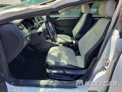 Zdjęcie 7 z 12 samochodu: 2016 VOLKSWAGEN JETTA SPORT VIN:3VWD17AJ4GM367275 - miniatura