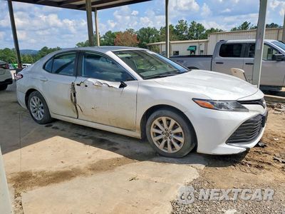 Czwarte zdjęcie samochodu z boku: 2019 TOYOTA CAMRY LE VIN:4T1B11HK2KU839284 - miniatura