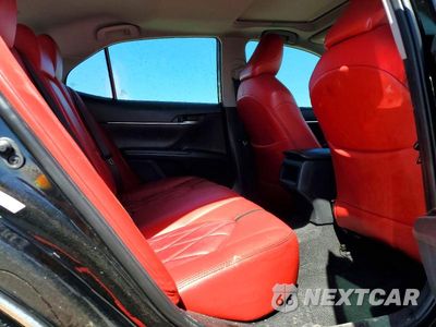 Zdjęcie 10 z 13 samochodu: 2018 TOYOTA CAMRY SE VIN:4T1B11HK3JU050592 - miniatura