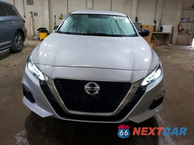 Piąte zdjęcie samochodu w środku: 2019 NISSAN ALTIMA SR VIN:1N4BL4CV0KN323670 - miniatura