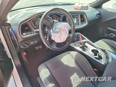 Zdjęcie 8 z 13 samochodu: 2017 DODGE CHALLENGER SXT VIN:2C3CDZAG6HH573417 - miniatura