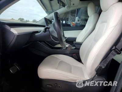 Zdjęcie 7 z 12 samochodu: 2021 TESLA MODEL Y VIN:5YJYGDEE7MF062903 - miniatura