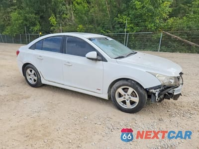 Czwarte zdjęcie samochodu z boku: 2013 CHEVROLET CRUZE LT VIN:1G1PC5SBXD7278816 - miniatura